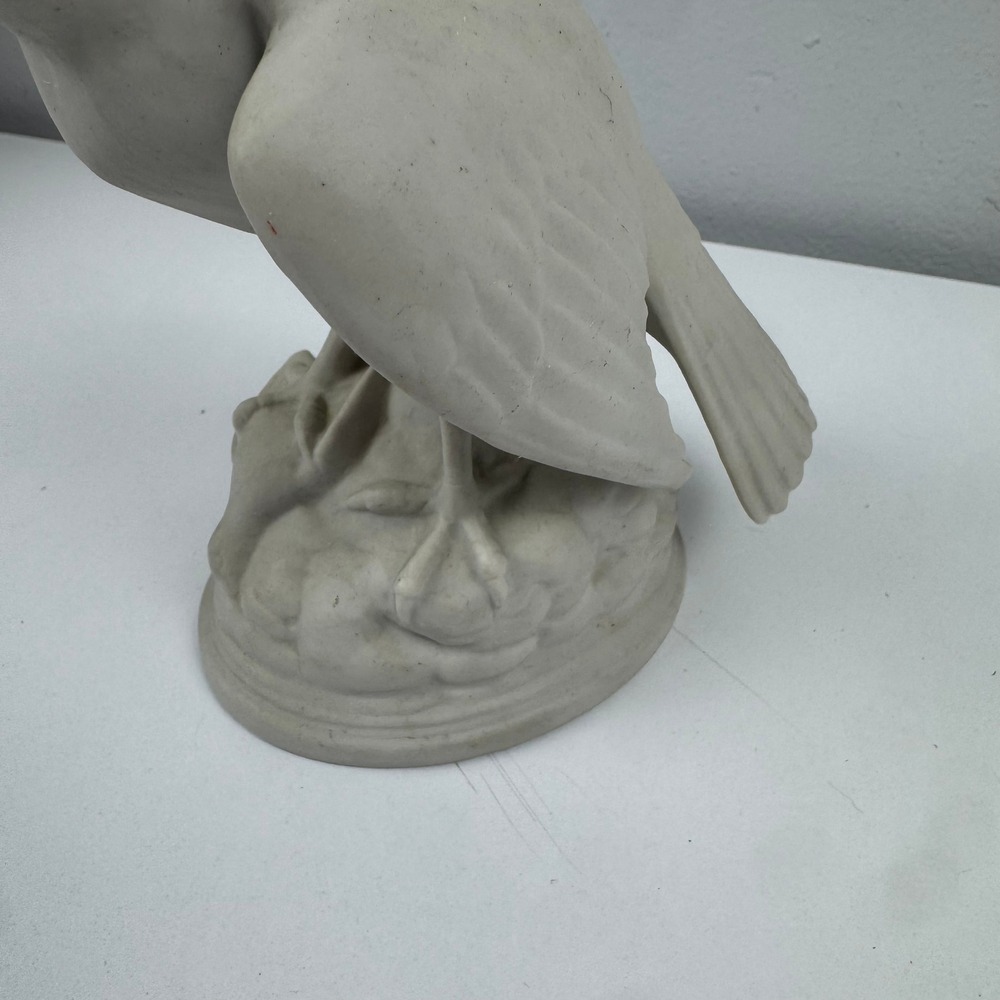 Vtg‎ Bisque Porcelain Falcon Hawk Figurine Made in Spain Bird of Prey Decor - Picture 7 of 14